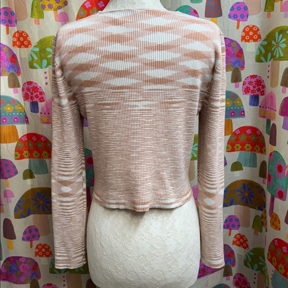 Mahina L/S Cropped Sweater. Large - Picture 6 of 11